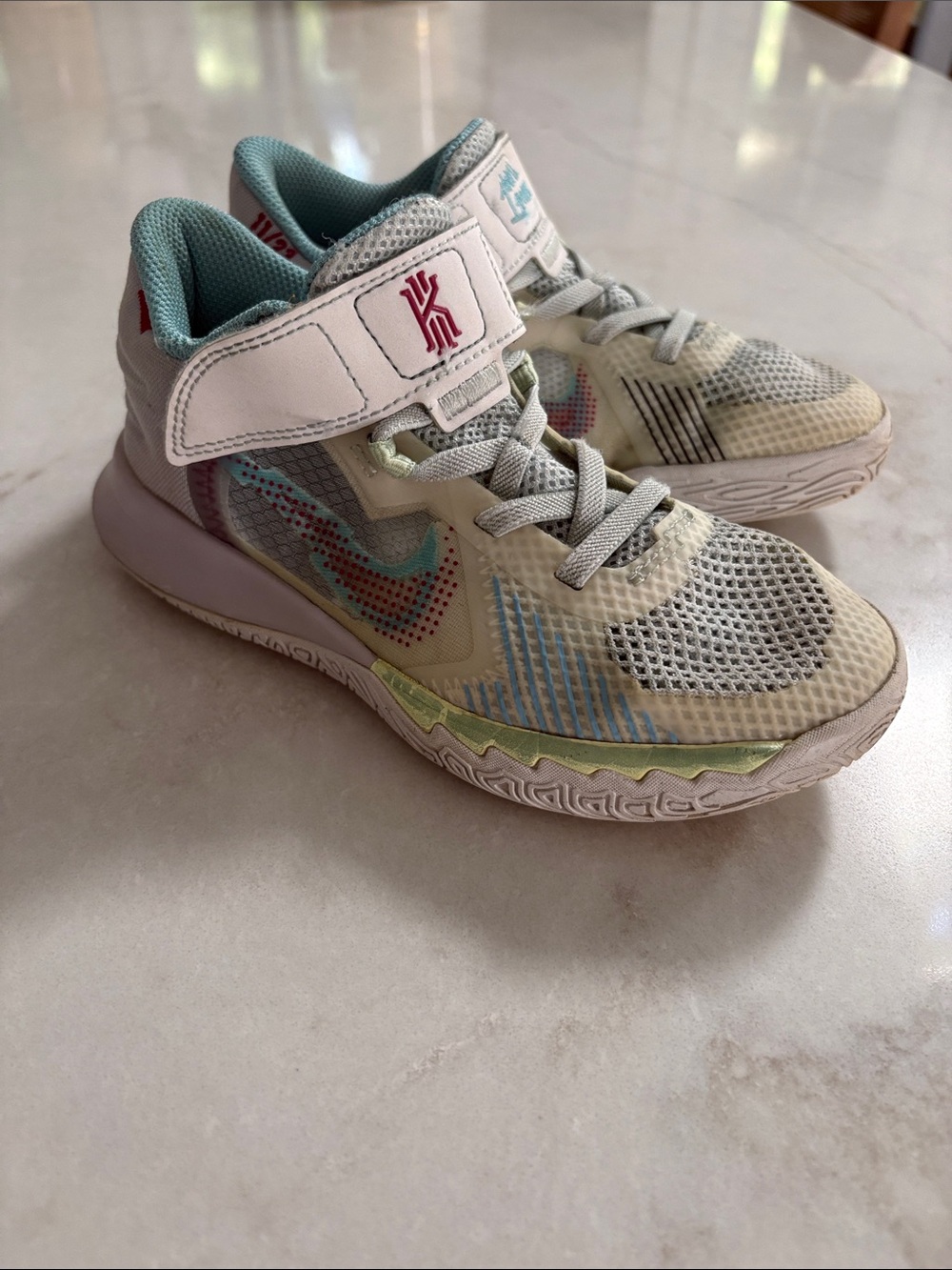 Nike Kyrie Flytrap Kids Sneakers Basketball Play Athletic School See Measurement